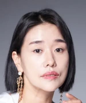 Lee Hwa Yeong
