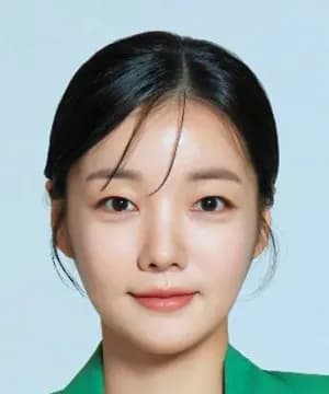 Moon Ji In