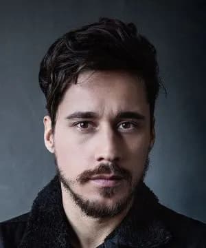 Peter Gadiot