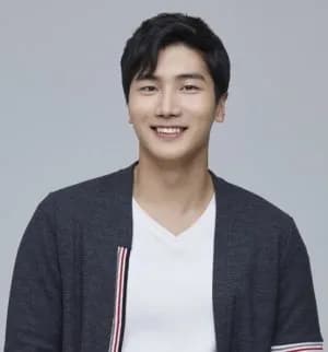 Woo Yong Hee