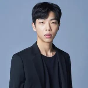Min Tae Hong