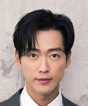 Namkoong Min