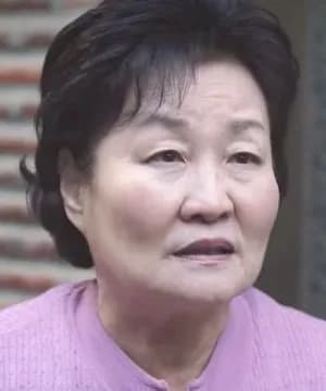 Lee Young Shil