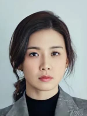 Lee Bo Young